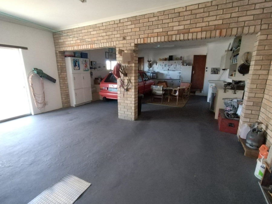 5 Bedroom Property for Sale in Wavecrest Eastern Cape